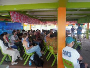 Présentation du living lab AMWI et du projet TAH-ORA lors de l’atelier de concertation avec les membres du Conseil de gestion de la Punaruu