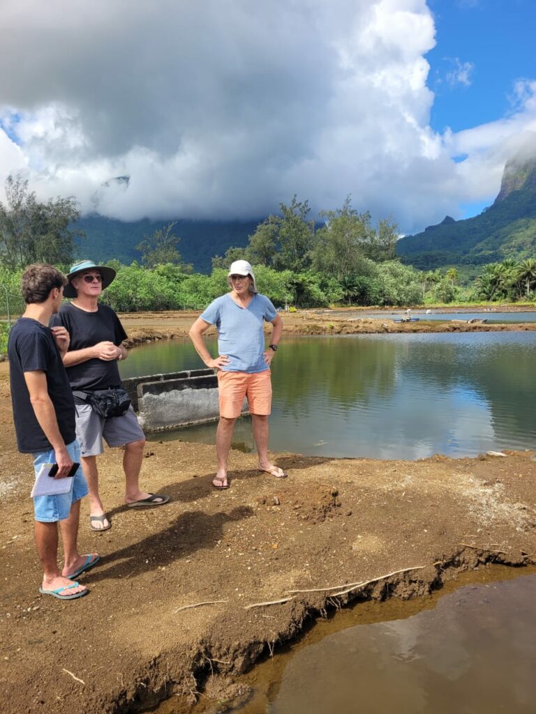 Présentation de la ferme d’aquaculture de crevettes « Crevettes de Moorea » par son gérant Yves Queinnec